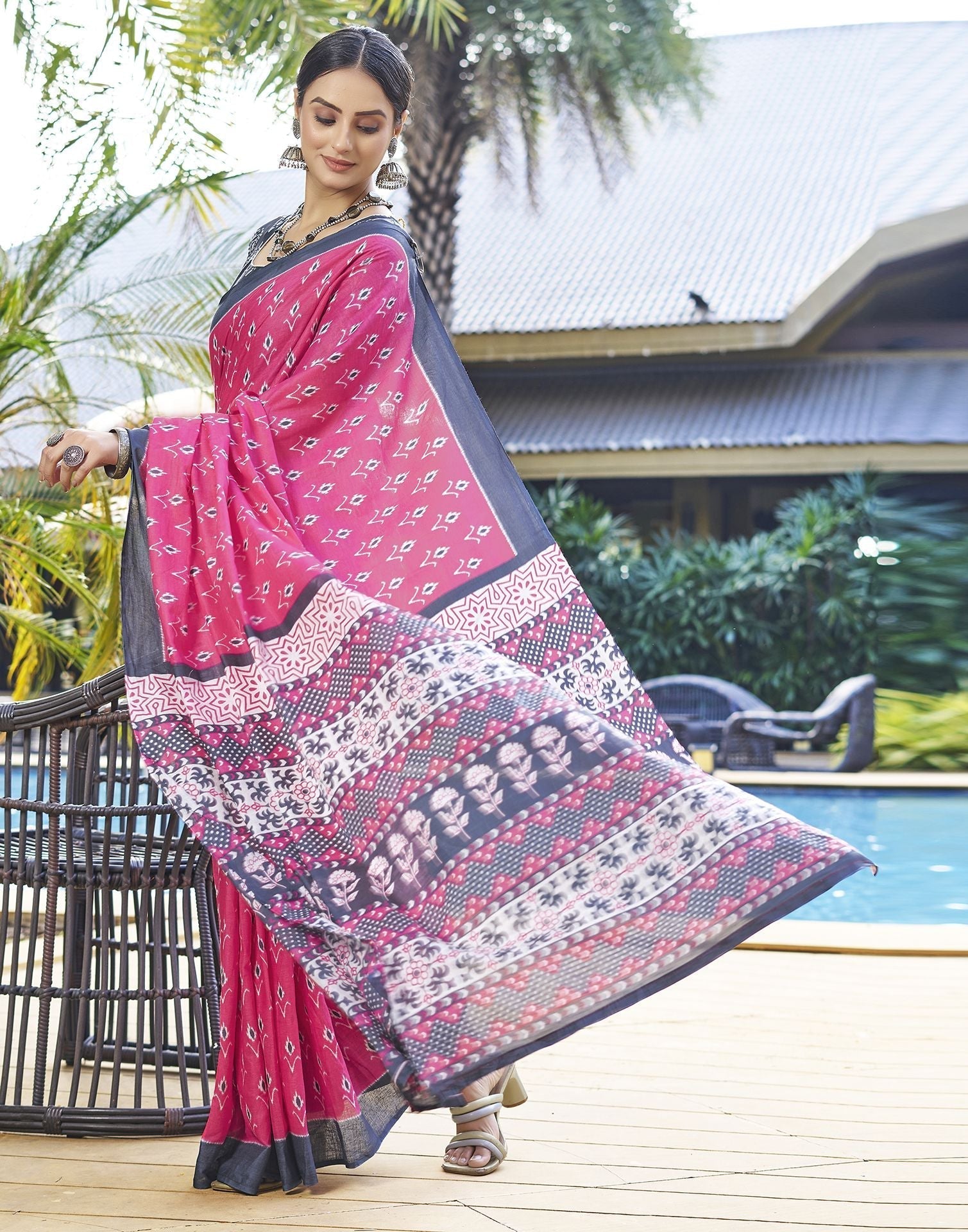 Pink Printed Cotton Pre-draped Saree 