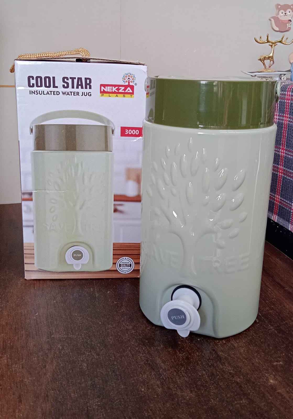 Insulated Water Jug with Tap (2000ml): Leakproof, Travel Cooler