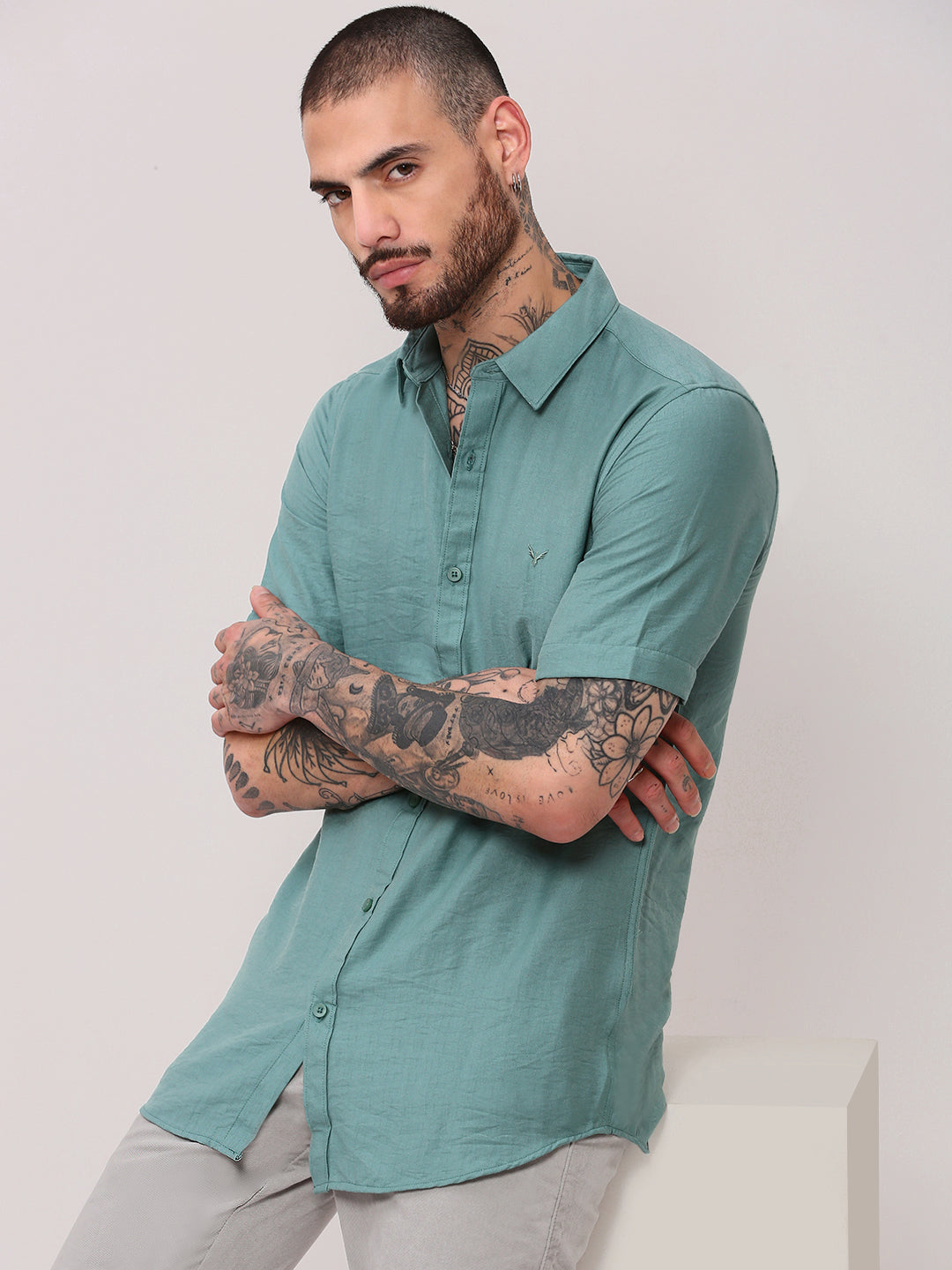 Men Green Solid Slim Fit Shirt