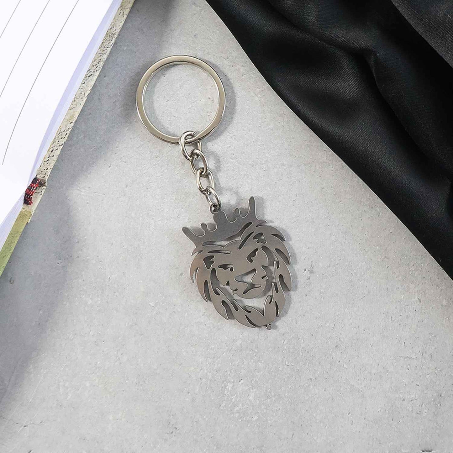 Stylish Metal Lion Head Keychain (1 Pc)