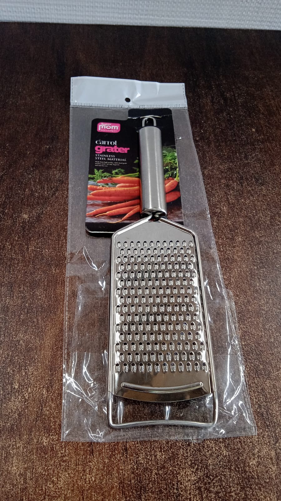 Supermom Supermom Stainless Steel Carrot Grater (1 Pc)