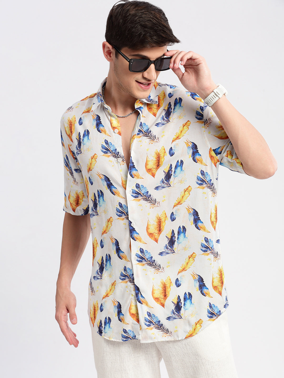 Men Spread Collar Floral Off White Casual Shirt