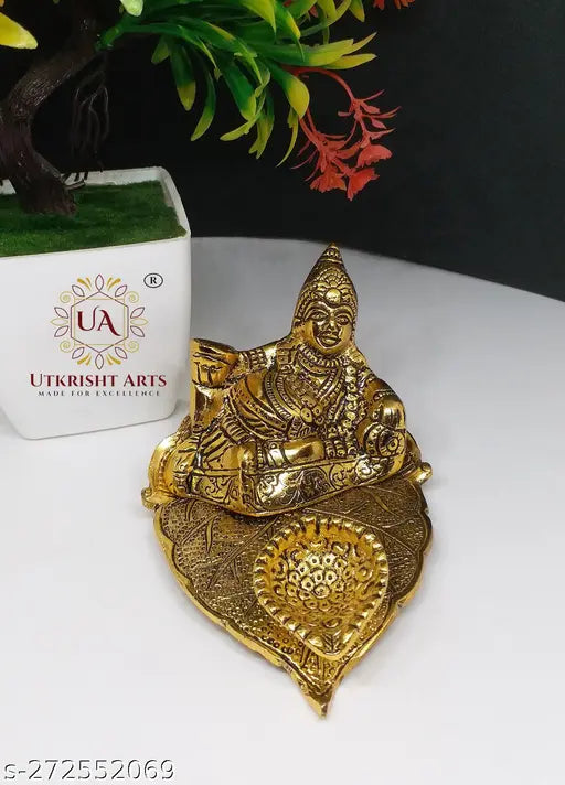 Metal Kuber Statue with Deepam Oil lamp for Good Luck, Vastu Prosperity and Wealth|Kuber Deepak |Kubera Diya Murti for Temple Decor|Kubera Vilakku|Religious Idol Home Decor and Pooja Article